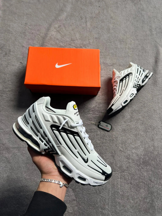 NIKE TN TUNNED