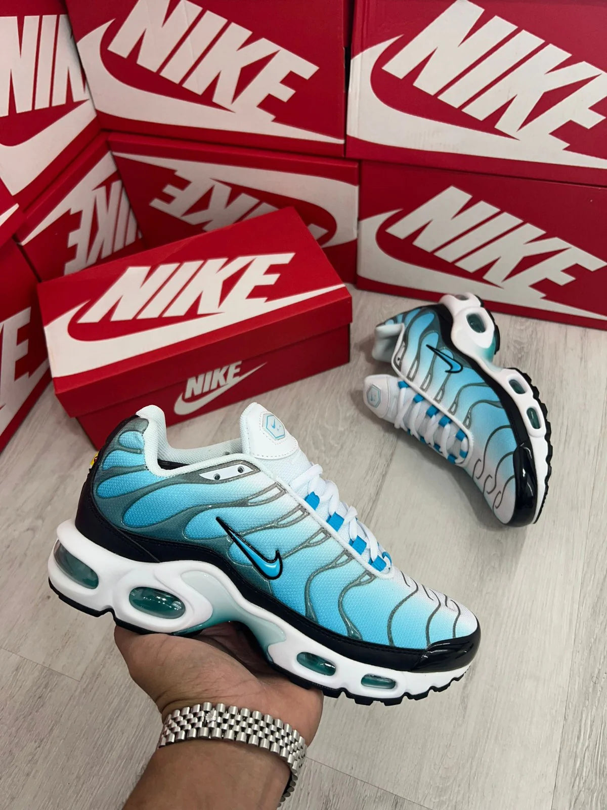 NIKE TN