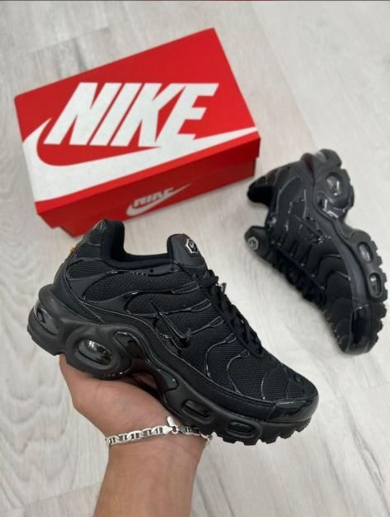 NIKE TN NEGRAS CONTRAREEMBOLSO